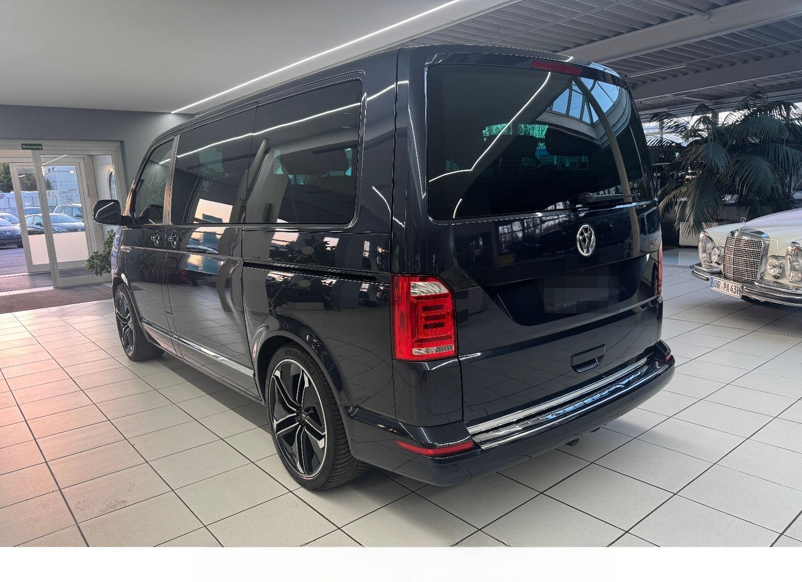 Volkswagen T6 Multivan 70 Jahre Bulli ACC Navi Kamera AHK foto 7