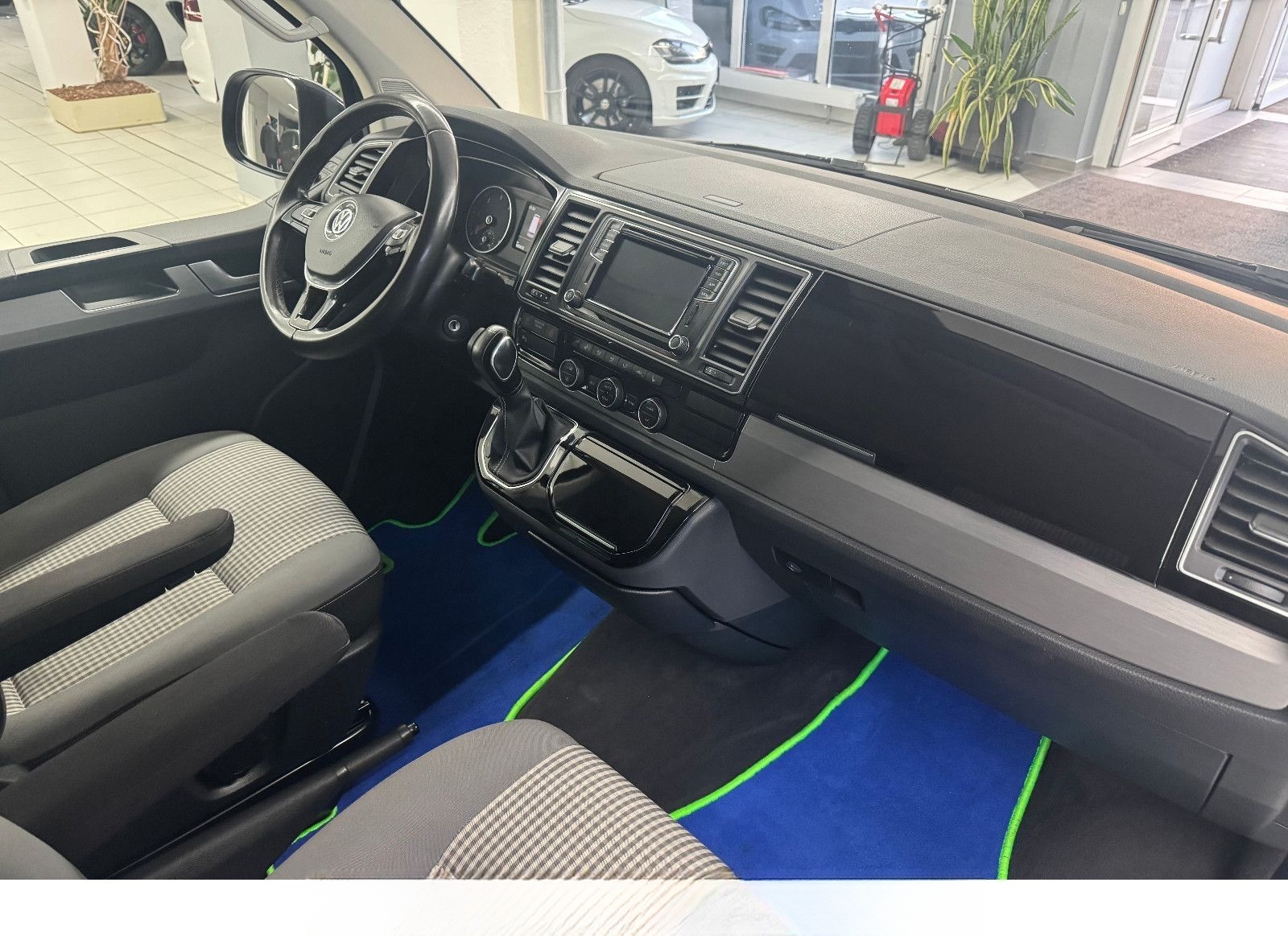 Volkswagen T6 Multivan 70 Jahre Bulli ACC Navi Kamera AHK foto 9