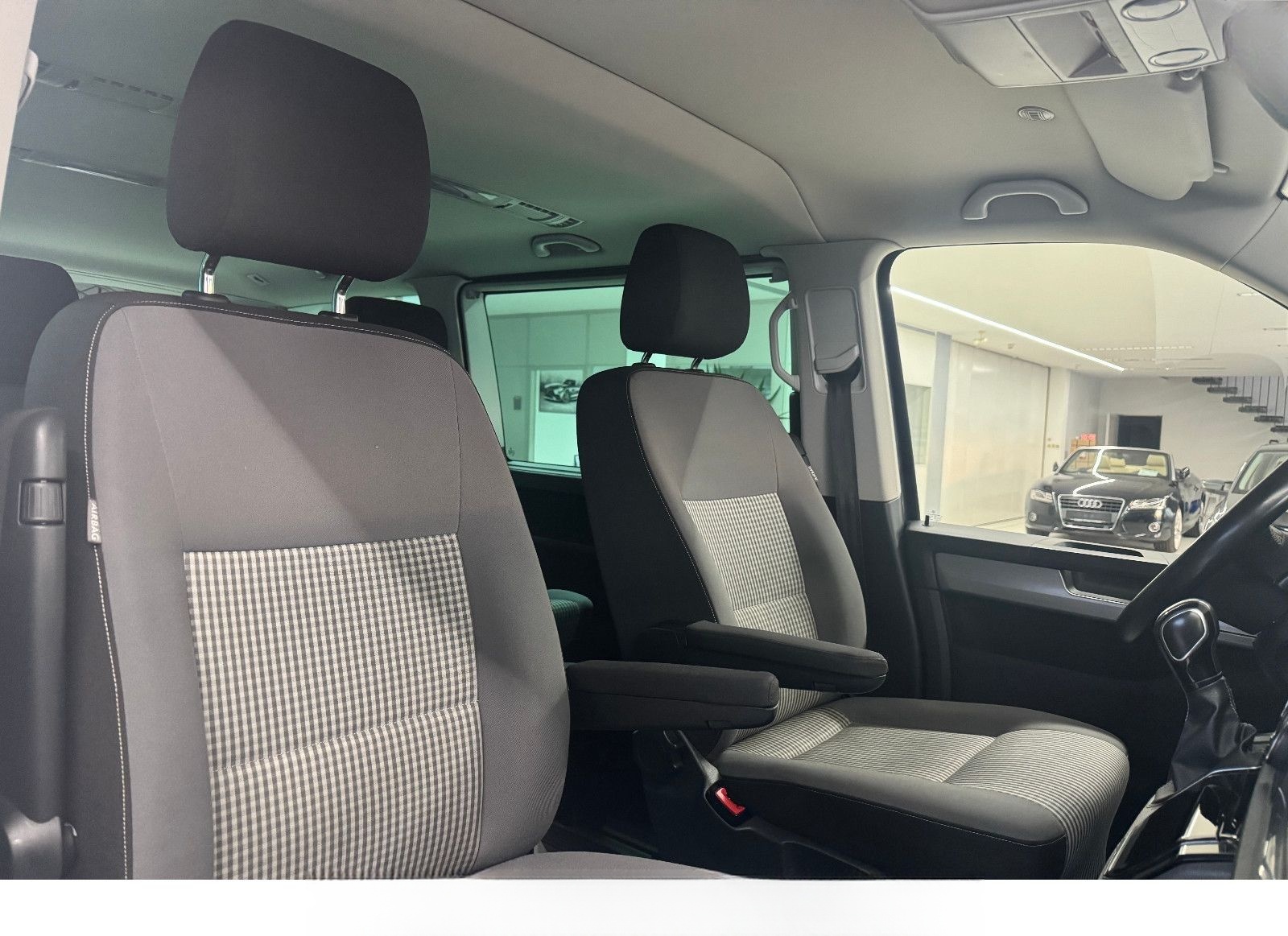 Volkswagen T6 Multivan 70 Jahre Bulli ACC Navi Kamera AHK foto 10
