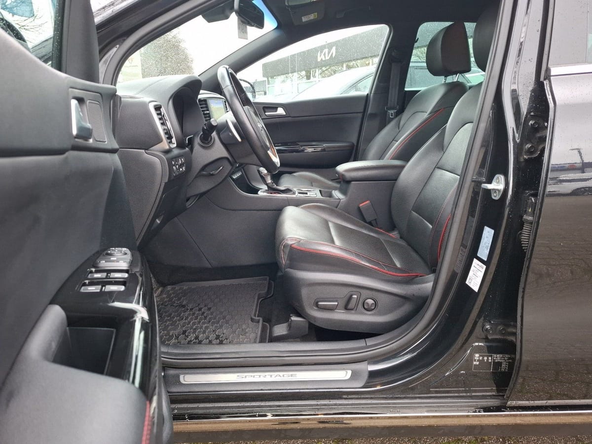Kia Sportage 1.6 T-GDI DCT AWD GT Line NAVI LED foto 6