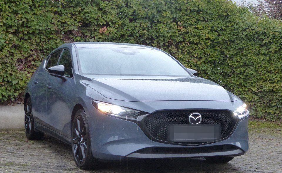 Mazda 3 SKYACTIV-G 140PS Automatik HOMURA + GANZJAHRES foto 2