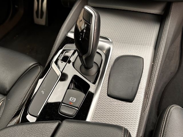 BMW M550 i xDrive LED HUD H&K KAM PANO foto 15