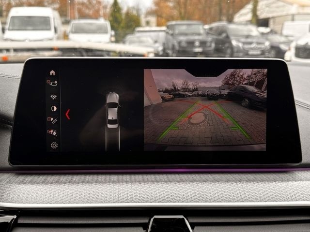 BMW M550 i xDrive LED HUD H&K KAM PANO foto 17