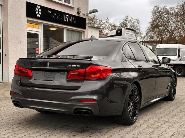 BMW M550 i xDrive LED HUD H&K KAM PANO foto 4