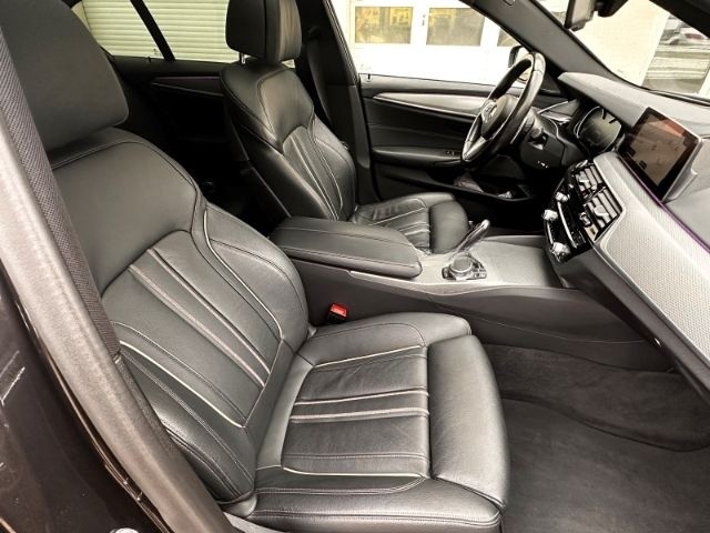 BMW M550 i xDrive LED HUD H&K KAM PANO foto 9