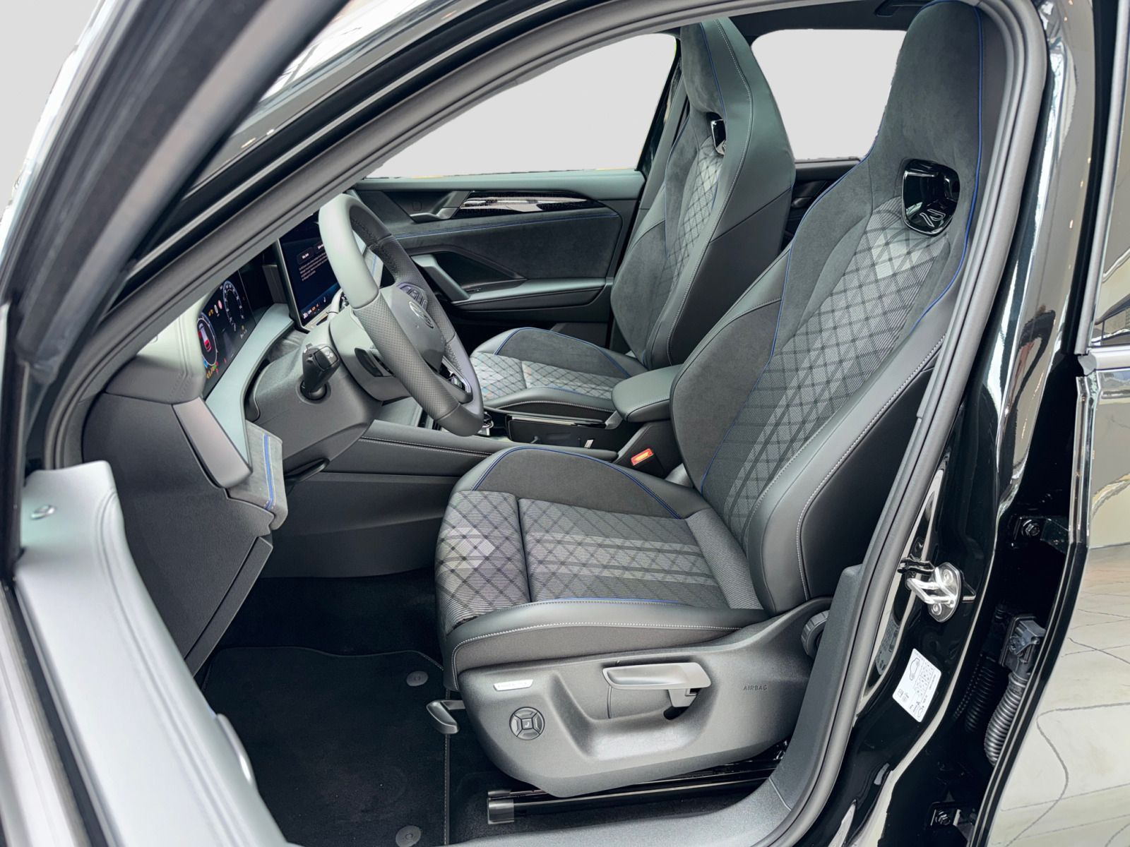 Volkswagen Tayron R-Line 2,0 l TSI 204PS Pano STH 7-Sitzer foto 10