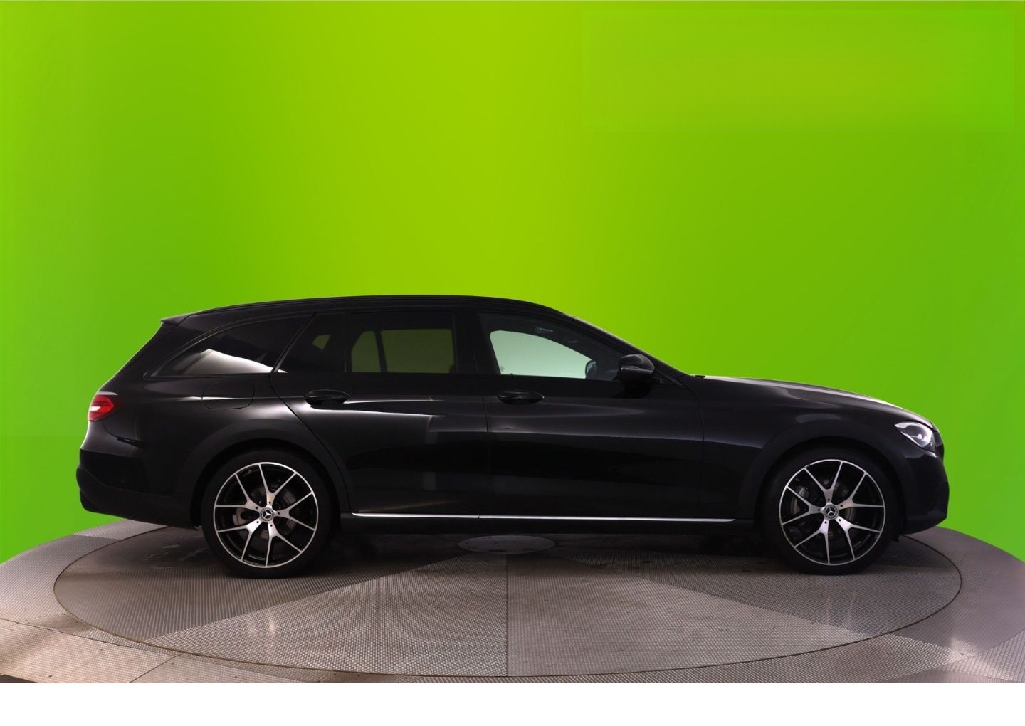 Mercedes-Benz E 220 d 4Matic T 9G  All-Terrain+NAVI+AHK+PANO foto 2