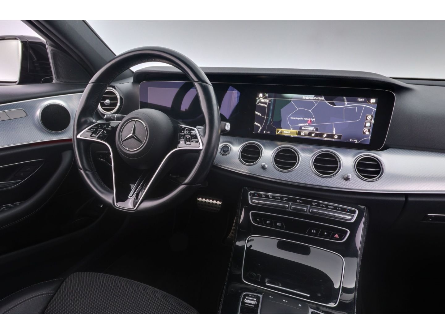 Mercedes-Benz E 220 d 4Matic T 9G  All-Terrain+NAVI+AHK+PANO foto 12