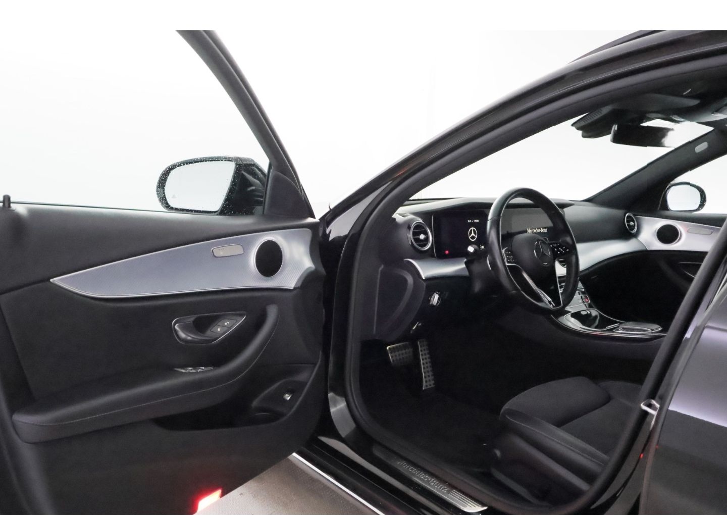 Mercedes-Benz E 220 d 4Matic T 9G  All-Terrain+NAVI+AHK+PANO foto 16