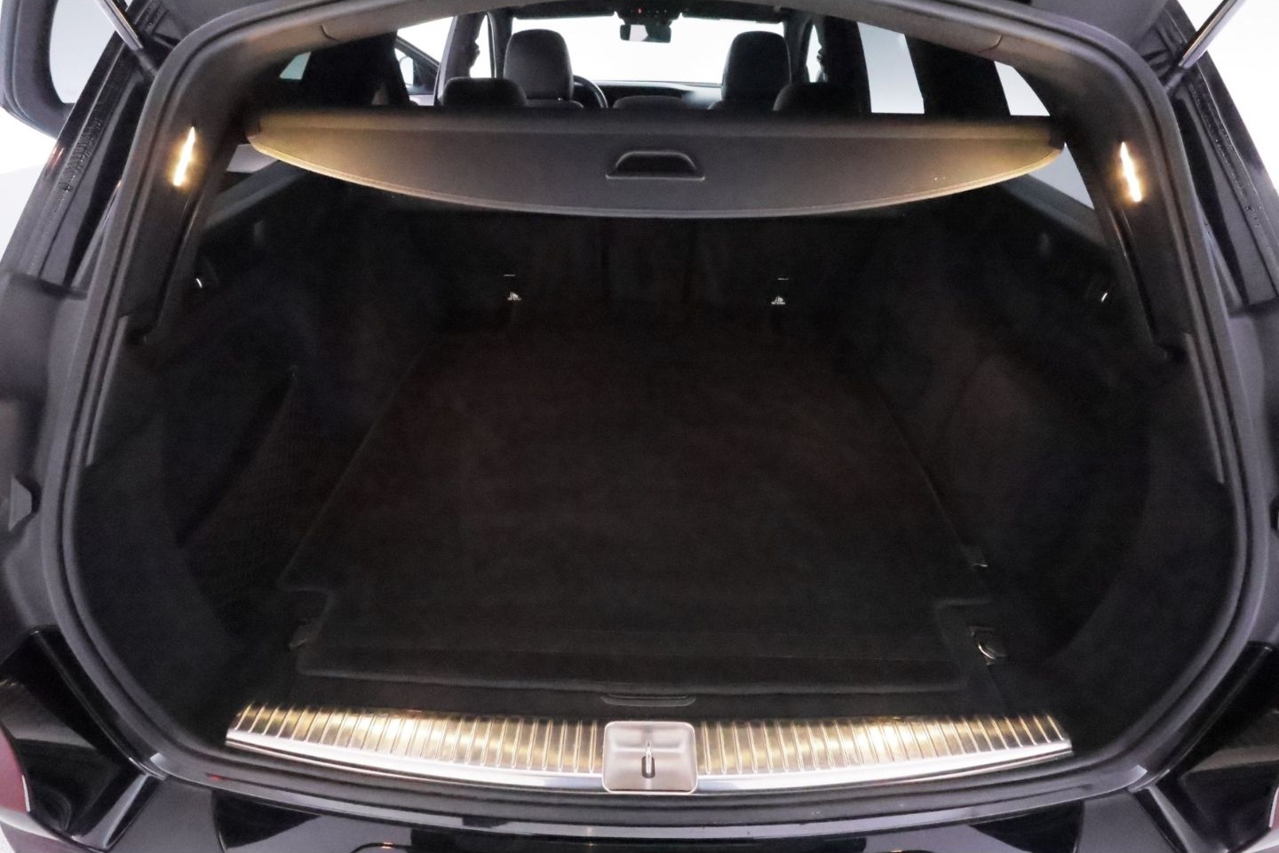 Mercedes-Benz E 220 d 4Matic T 9G  All-Terrain+NAVI+AHK+PANO foto 21