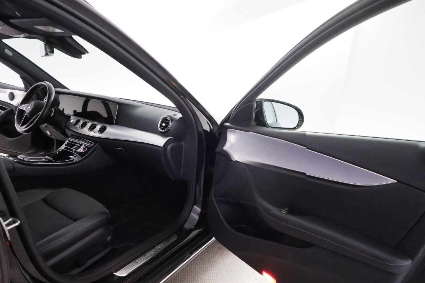 Mercedes-Benz E 220 d 4Matic T 9G  All-Terrain+NAVI+AHK+PANO foto 22