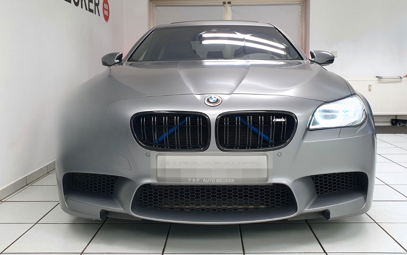 BMW M5 Competition Frozen Grey Deutsches KFZ foto 3