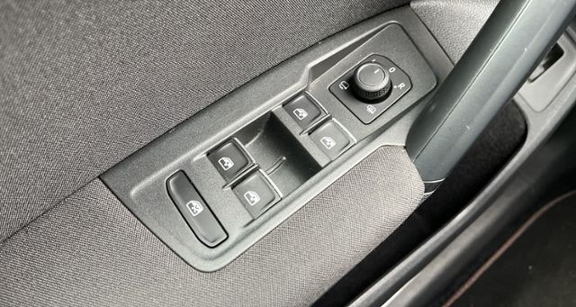 Volkswagen Tiguan 2.0 TSI BMT Sound 4Motion foto 25