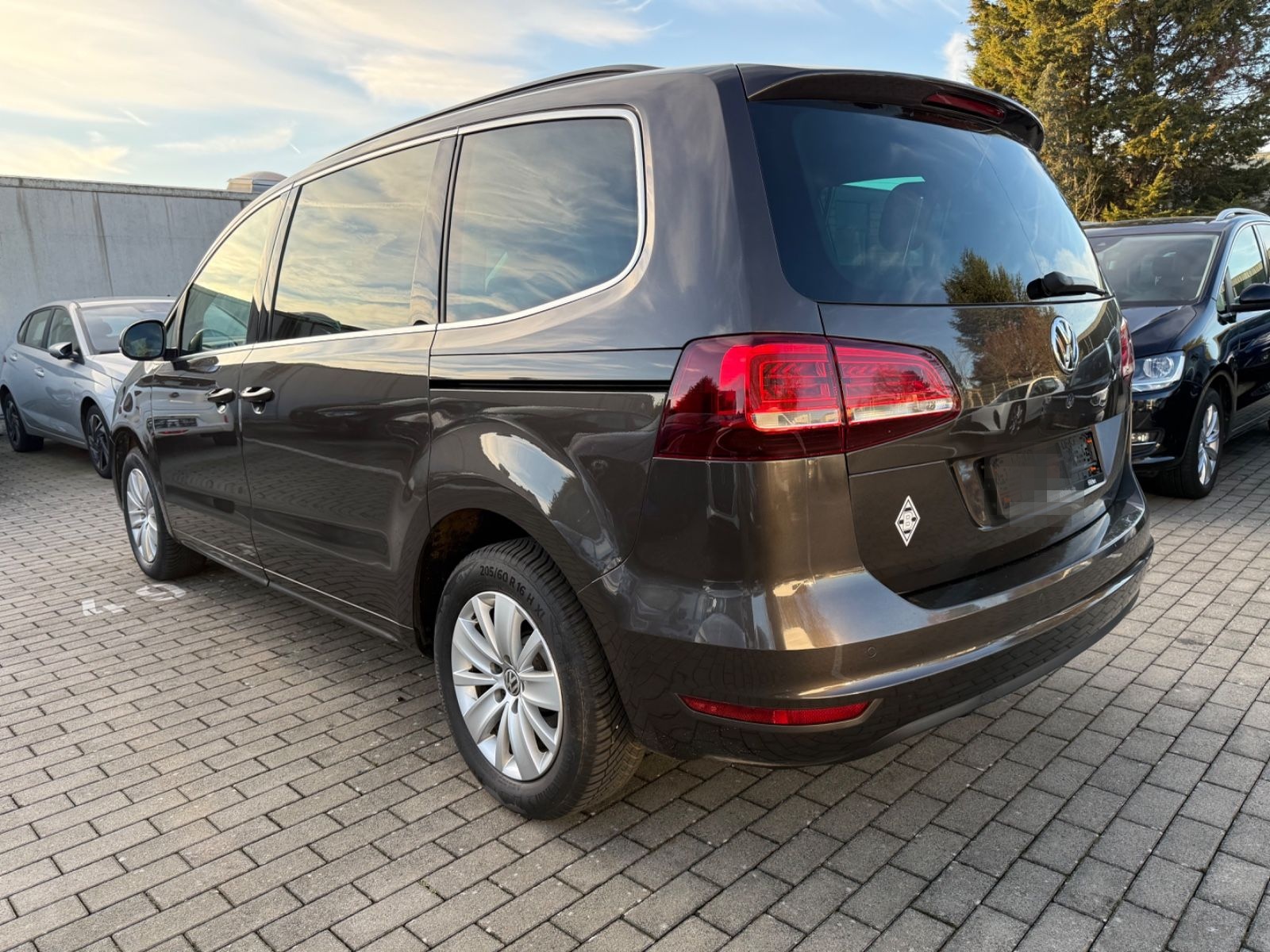 Volkswagen Sharan 2.0 TDI*DSG*7-Sitz*Temp*SHZ*PDC*CarPlay foto 5
