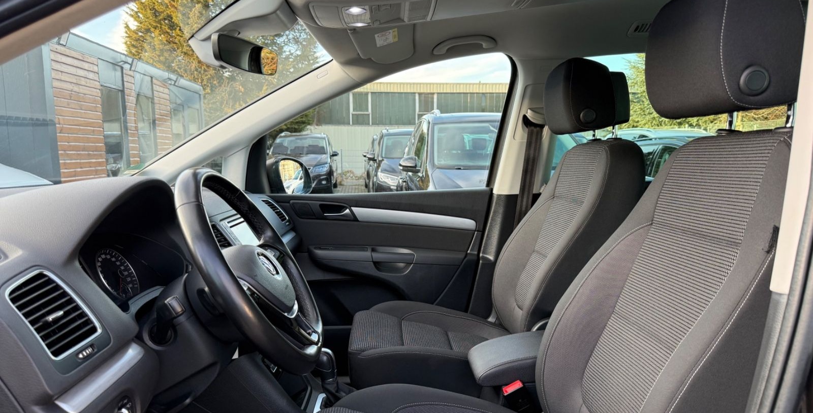 Volkswagen Sharan 2.0 TDI*DSG*7-Sitz*Temp*SHZ*PDC*CarPlay foto 7