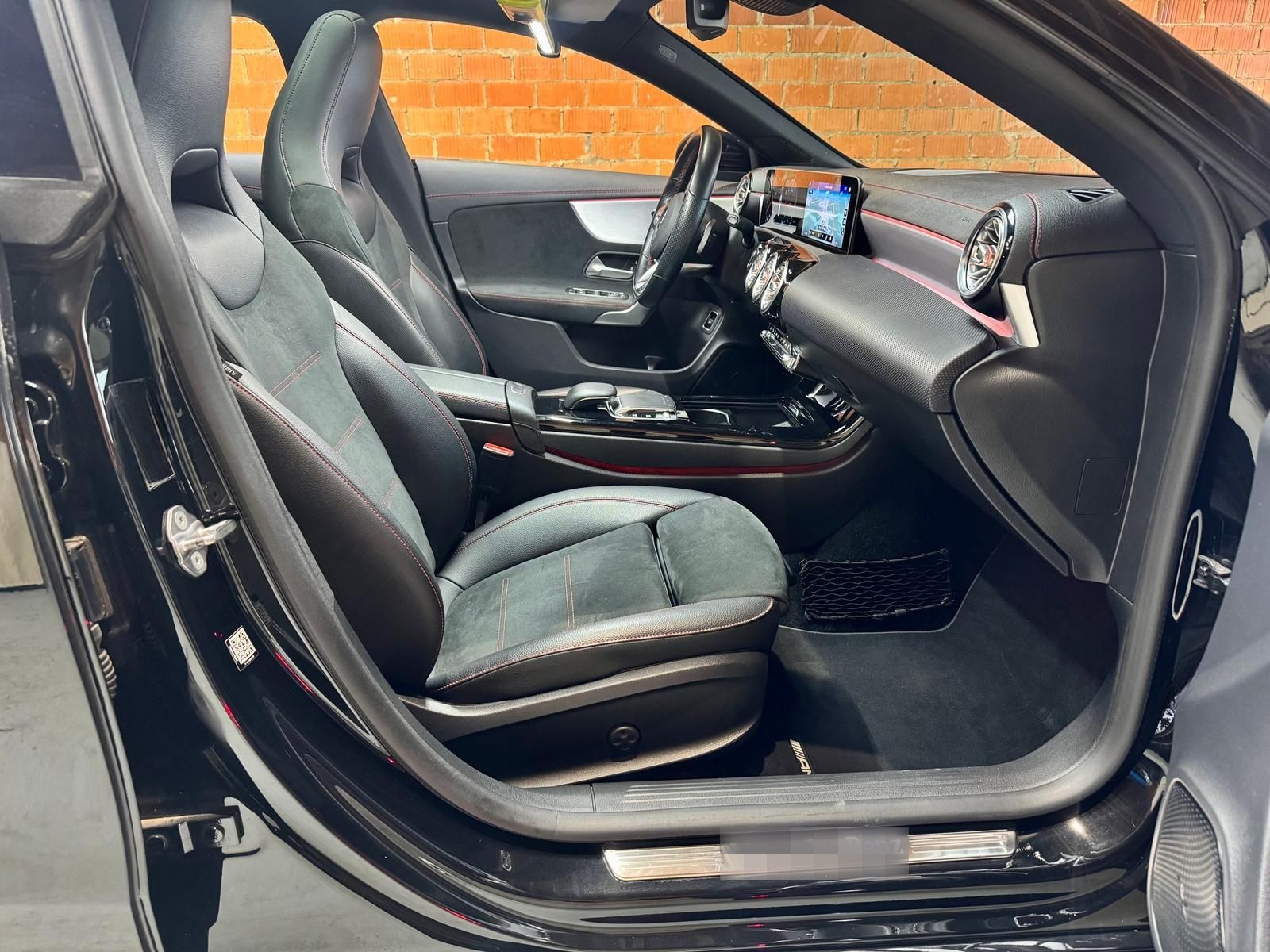 Mercedes-Benz CLA 200 d 2.0 CDI+AMG+PANO+VIRTEULL+KEYLESS+360° foto 12