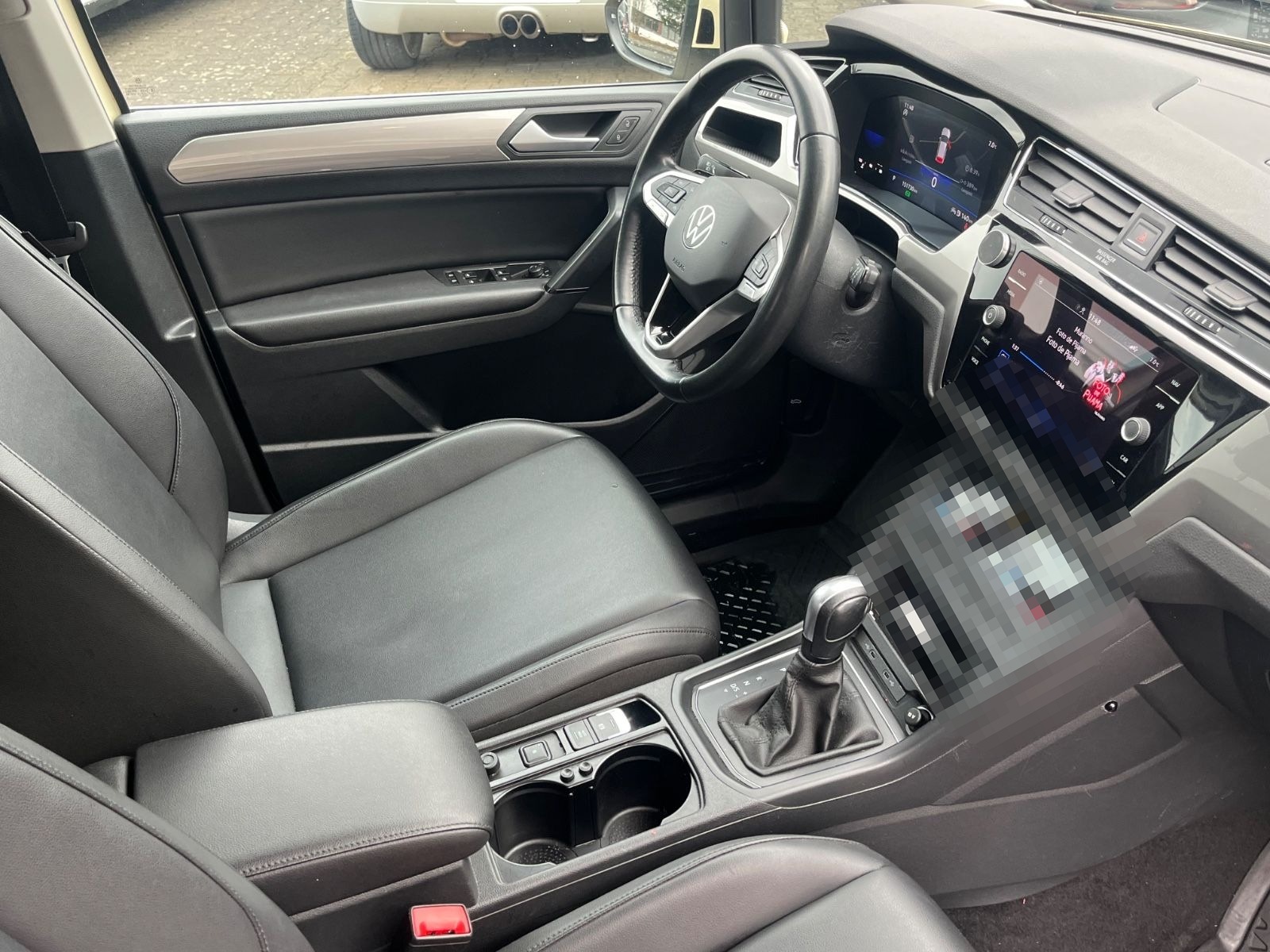 Volkswagen Touran 2.0 TDI DSG 7 Sitzer  Modell 2024 foto 9