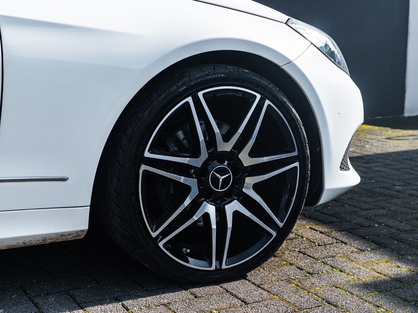 Mercedes-Benz E 200 Cabriolet SPORTPAKET AIRSCARF AMG ALU foto 16
