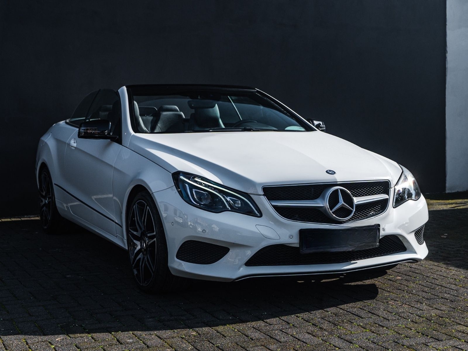 Mercedes-Benz E 200 Cabriolet SPORTPAKET AIRSCARF AMG ALU foto 3