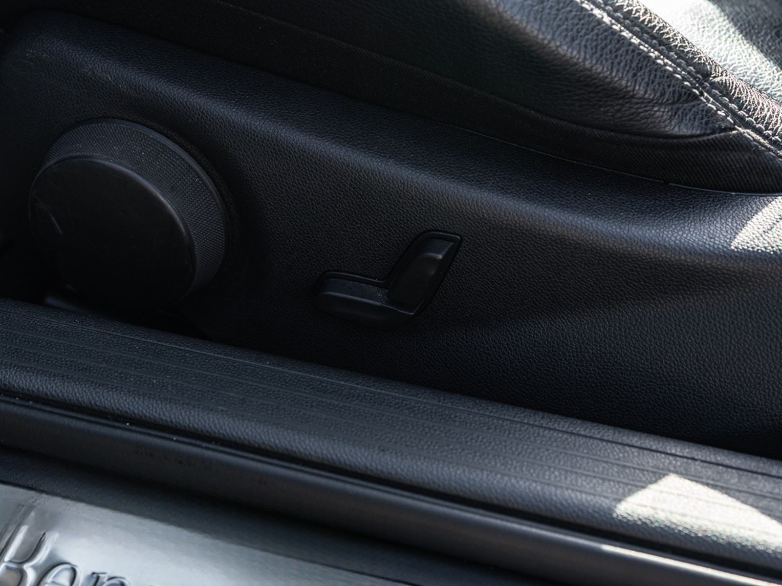 Mercedes-Benz E 200 Cabriolet SPORTPAKET AIRSCARF AMG ALU foto 21