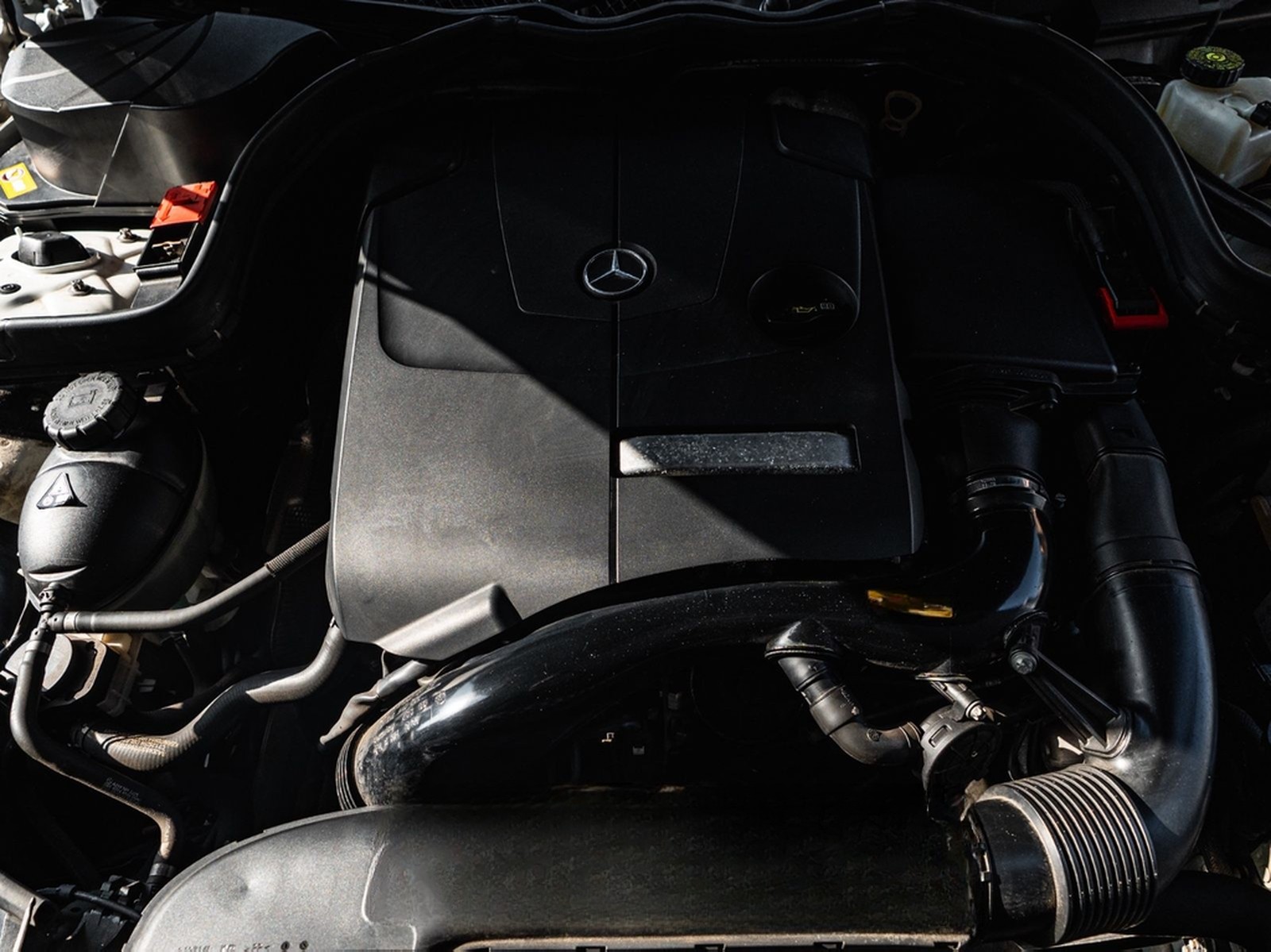 Mercedes-Benz E 200 Cabriolet SPORTPAKET AIRSCARF AMG ALU foto 24