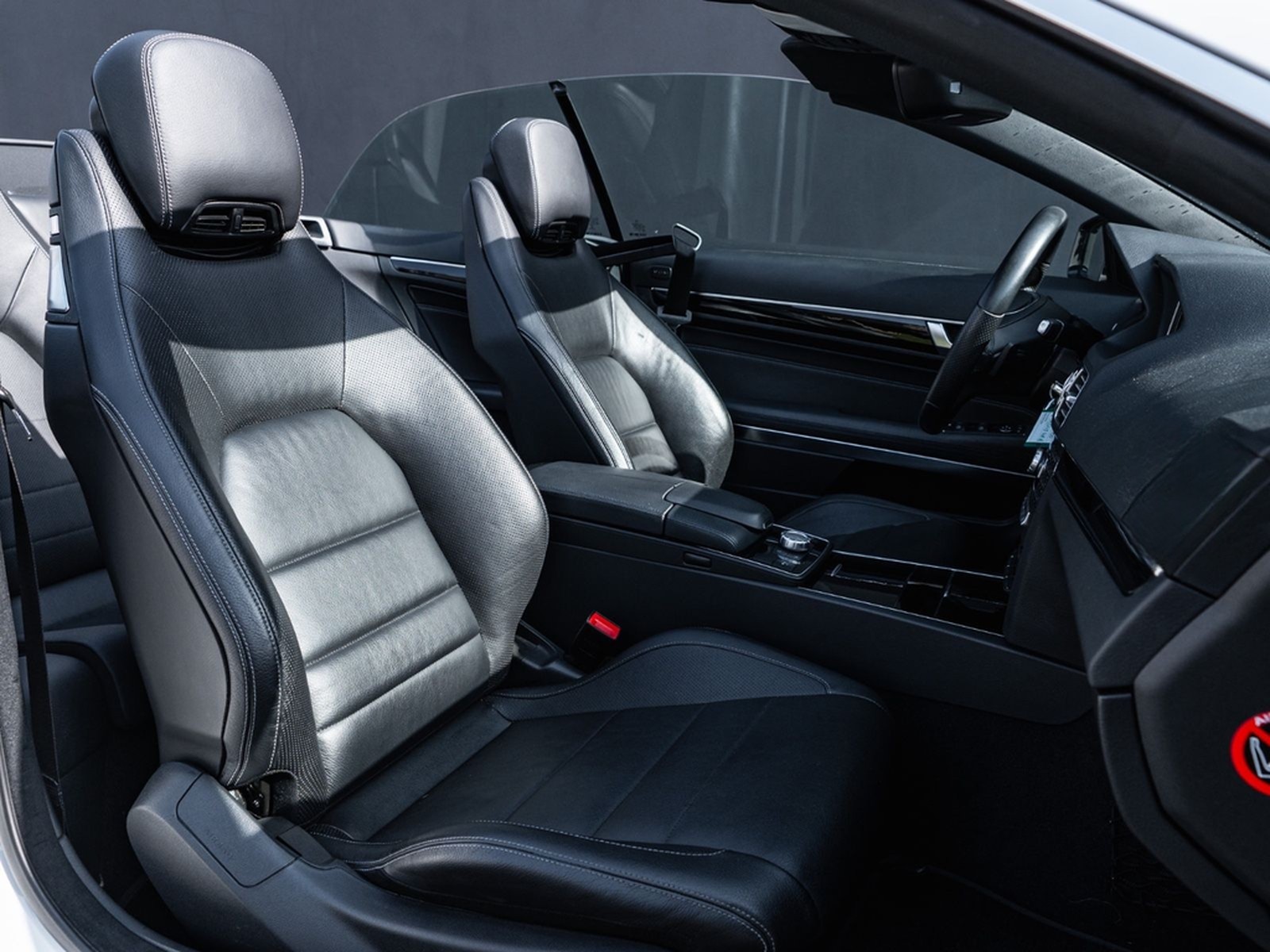 Mercedes-Benz E 200 Cabriolet SPORTPAKET AIRSCARF AMG ALU foto 28