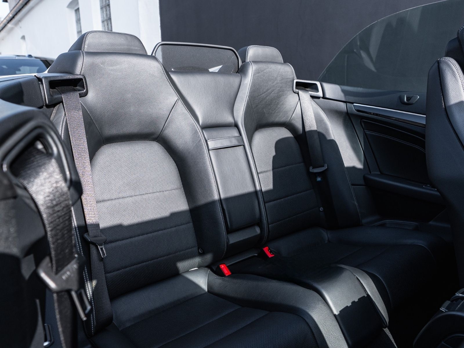 Mercedes-Benz E 200 Cabriolet SPORTPAKET AIRSCARF AMG ALU foto 29