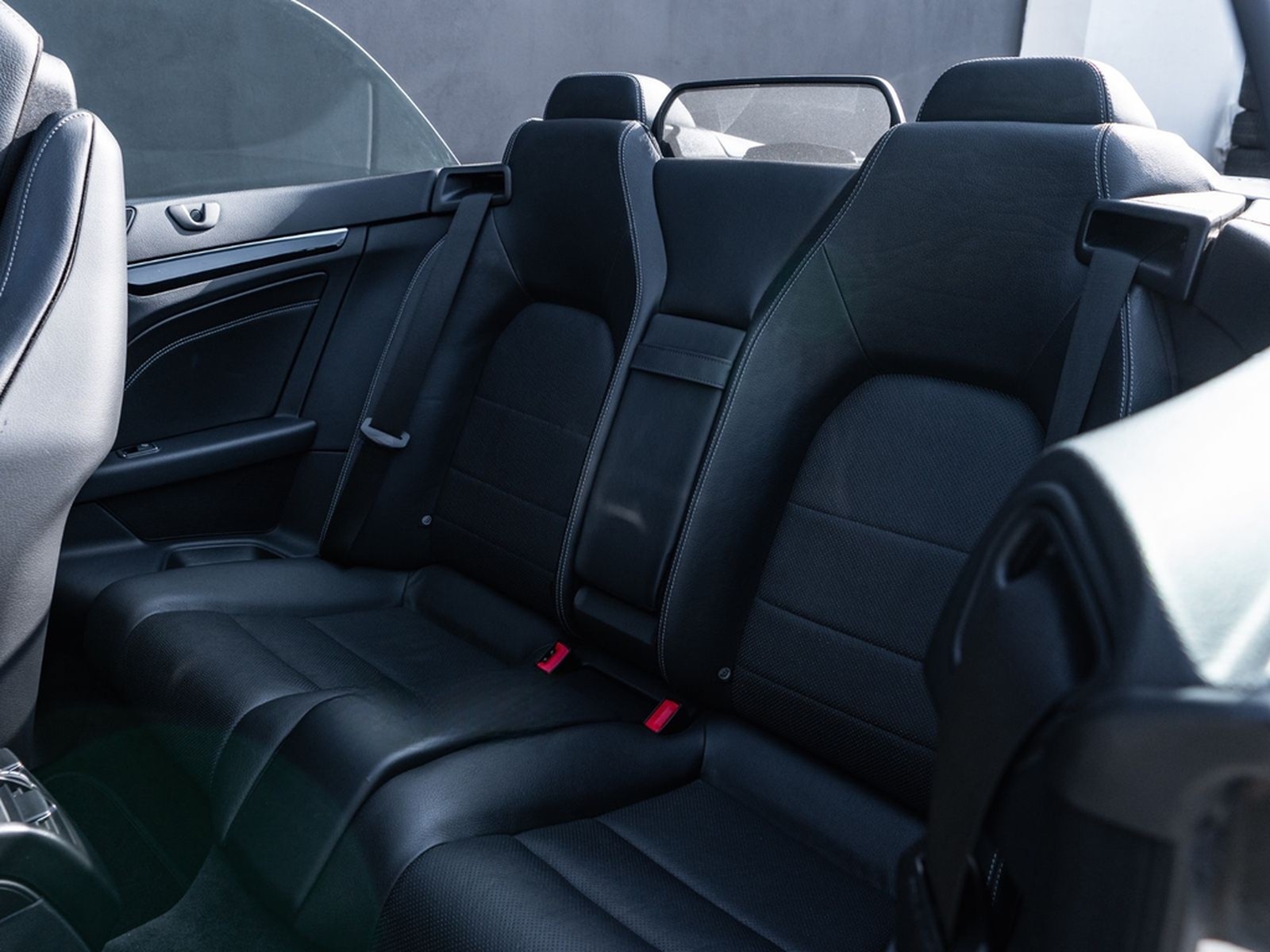 Mercedes-Benz E 200 Cabriolet SPORTPAKET AIRSCARF AMG ALU foto 30