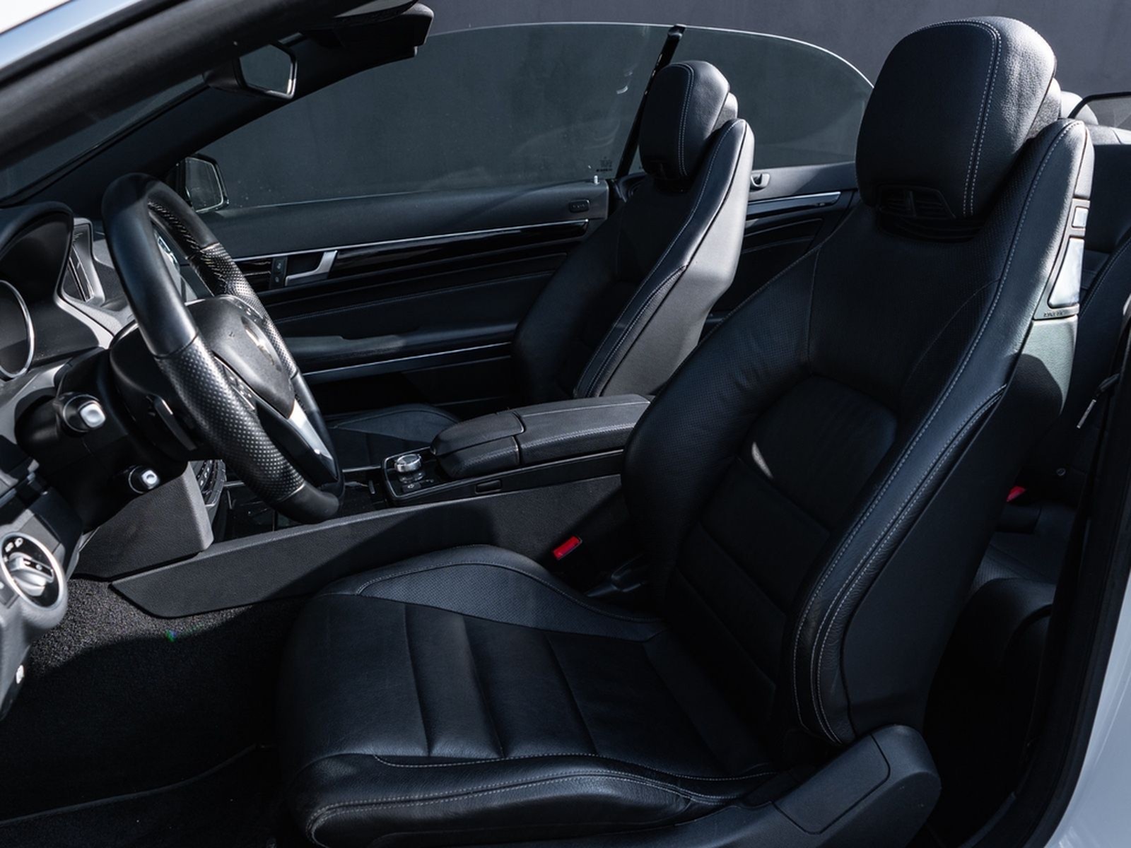 Mercedes-Benz E 200 Cabriolet SPORTPAKET AIRSCARF AMG ALU foto 31