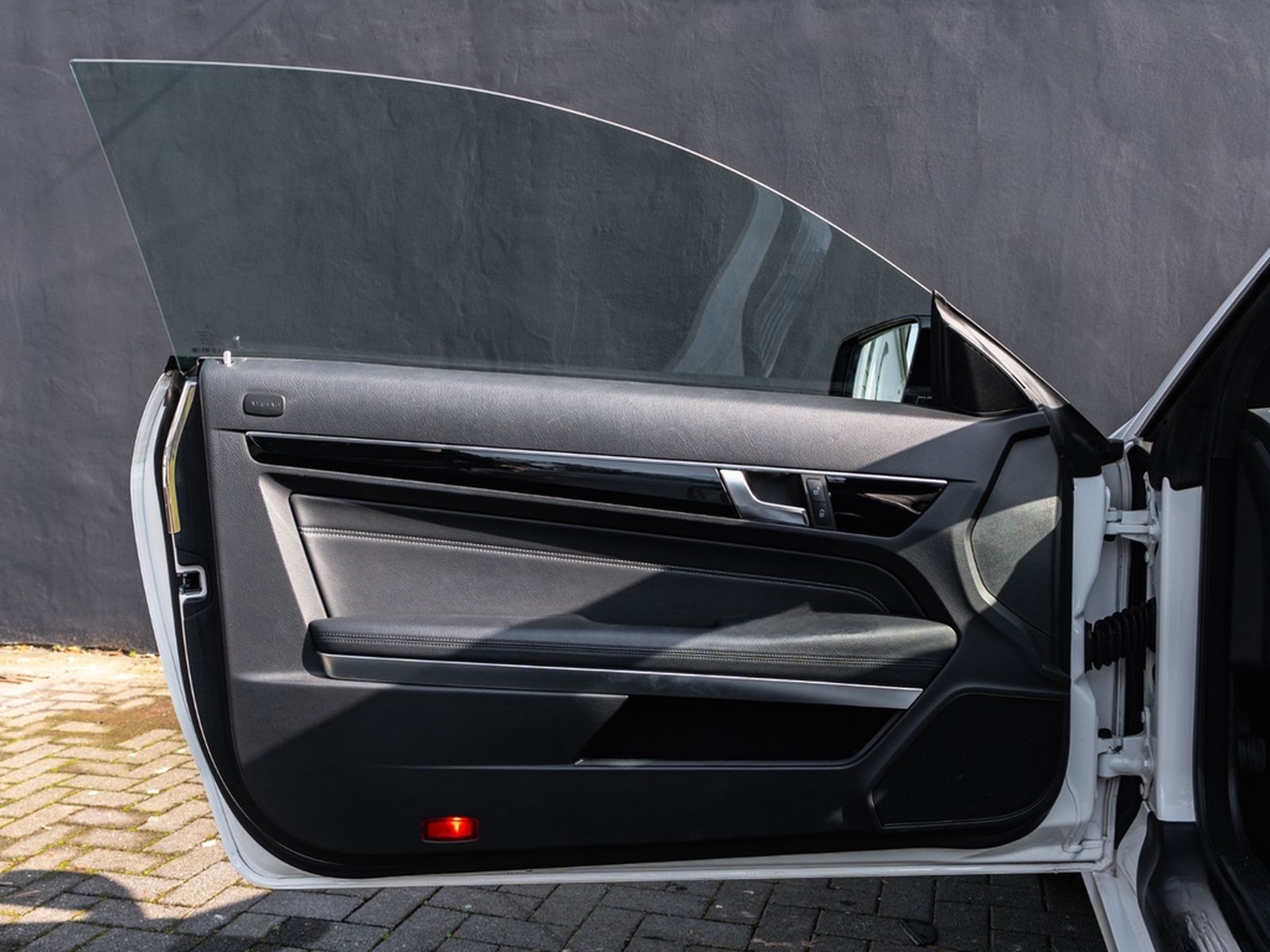 Mercedes-Benz E 200 Cabriolet SPORTPAKET AIRSCARF AMG ALU foto 32