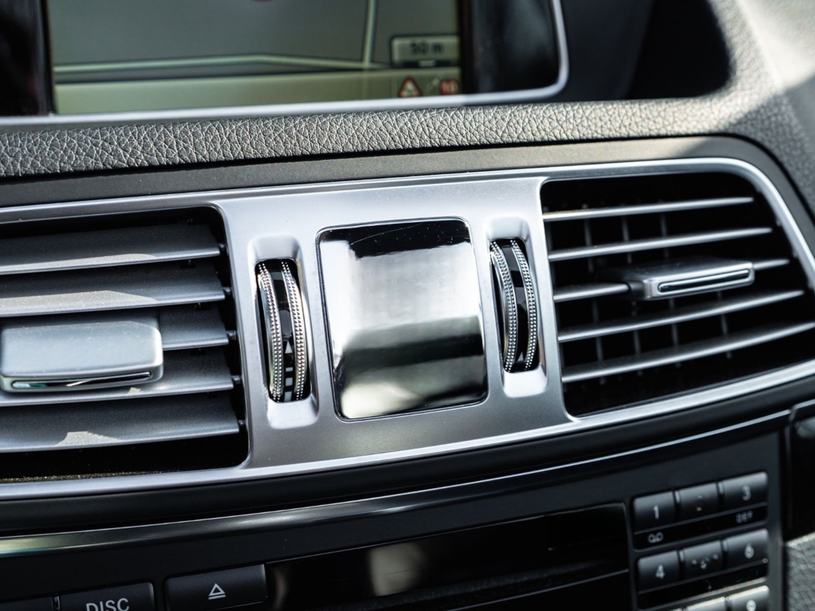 Mercedes-Benz E 200 Cabriolet SPORTPAKET AIRSCARF AMG ALU foto 39