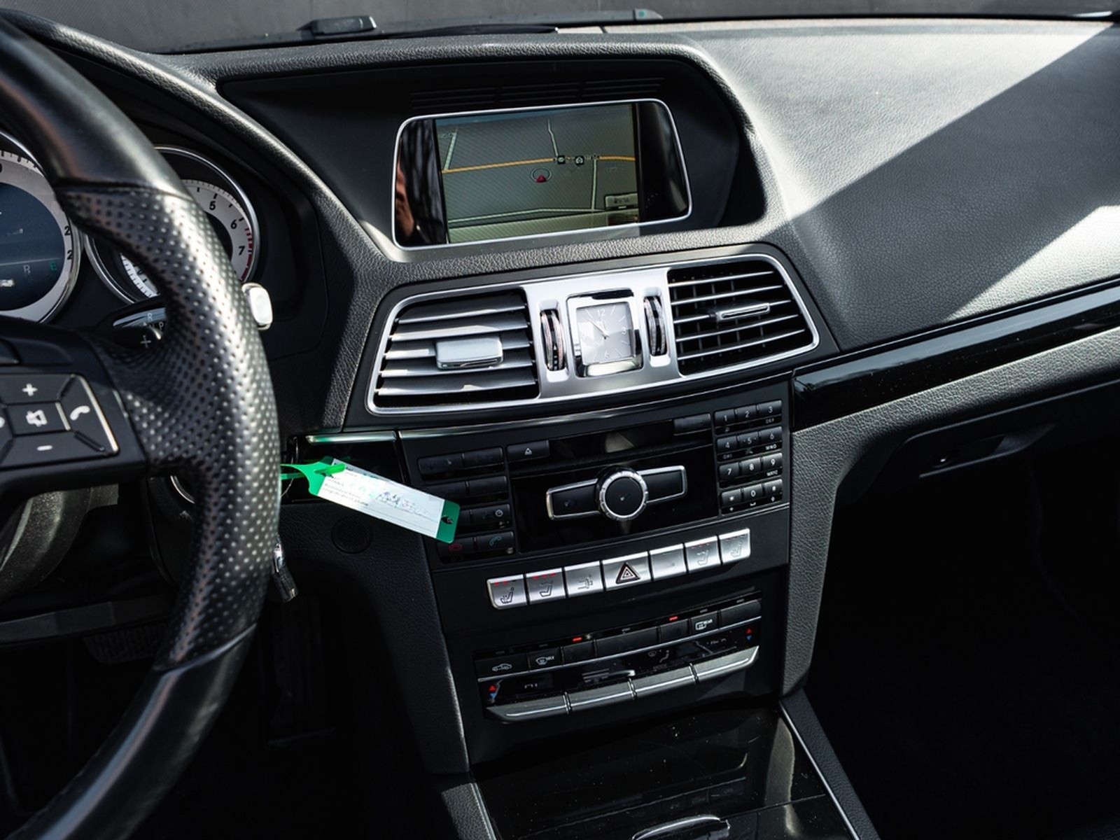 Mercedes-Benz E 200 Cabriolet SPORTPAKET AIRSCARF AMG ALU foto 41