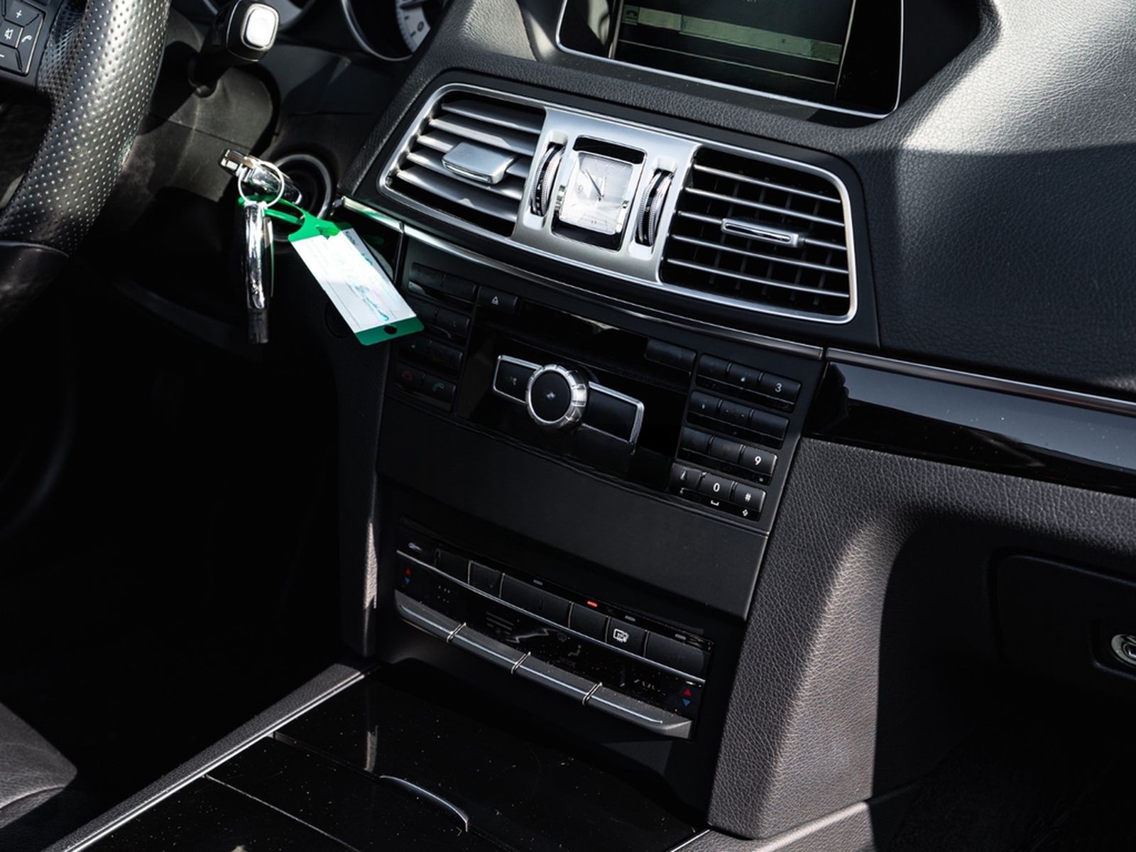 Mercedes-Benz E 200 Cabriolet SPORTPAKET AIRSCARF AMG ALU foto 42