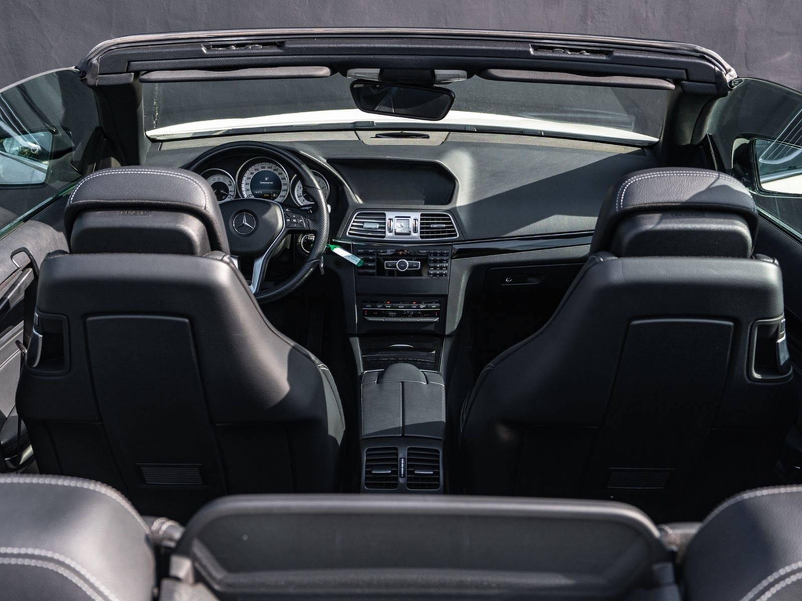 Mercedes-Benz E 200 Cabriolet SPORTPAKET AIRSCARF AMG ALU foto 48