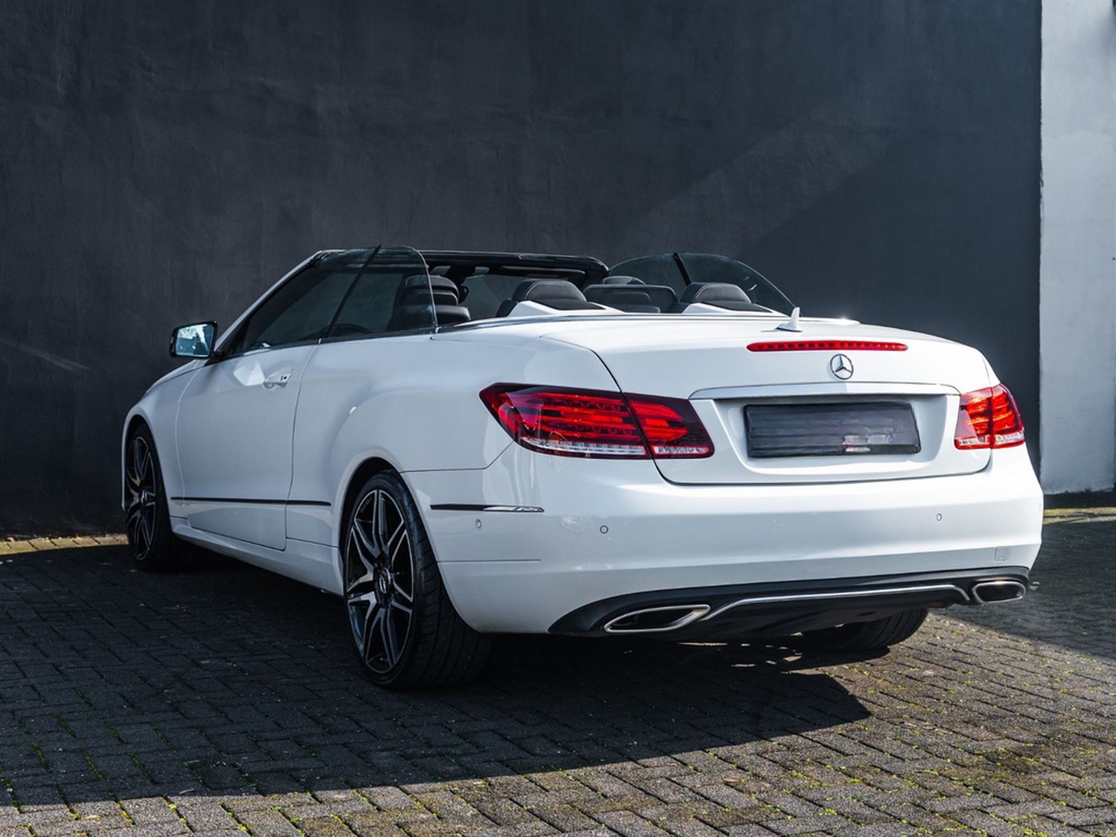 Mercedes-Benz E 200 Cabriolet SPORTPAKET AIRSCARF AMG ALU foto 7