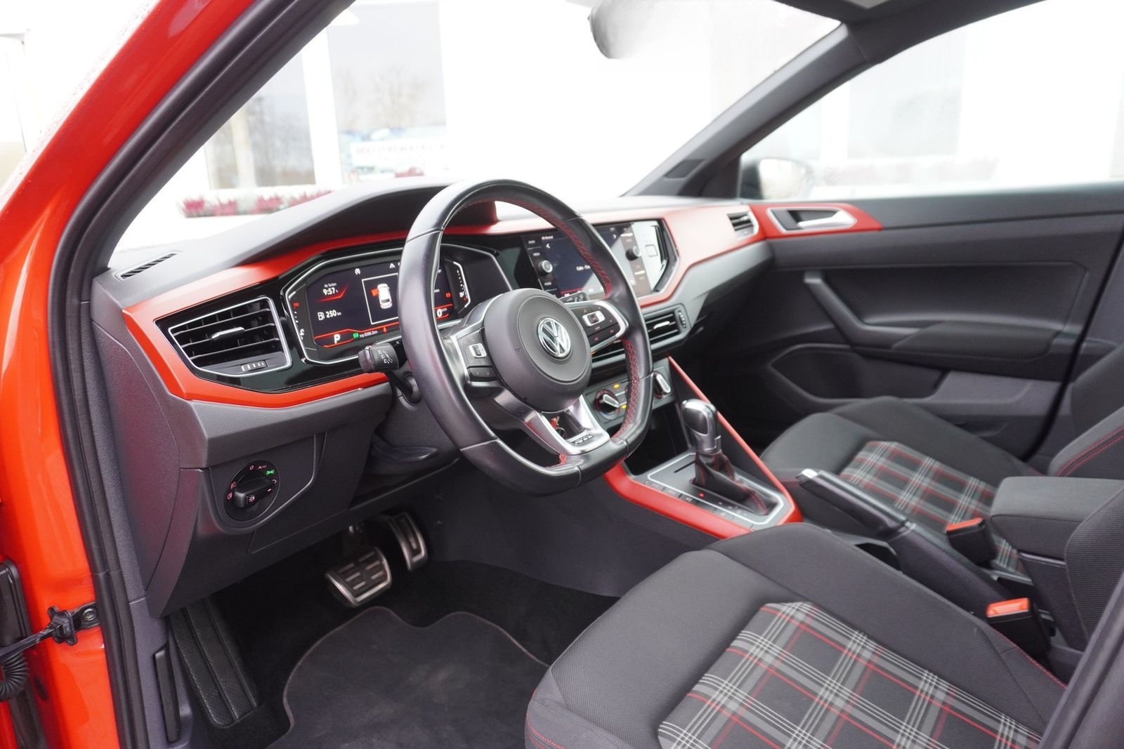 Volkswagen Polo 2.0 TSI DSG GTI LED Virtual Cockpit ACC foto 13