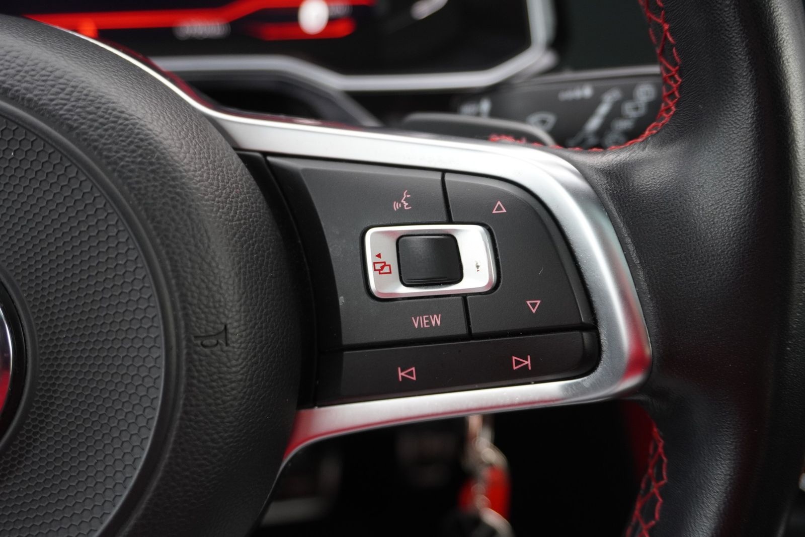 Volkswagen Polo 2.0 TSI DSG GTI LED Virtual Cockpit ACC foto 17