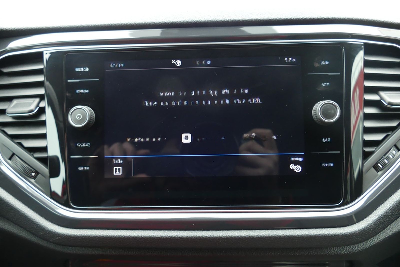 Volkswagen T-Roc 1.5 16V TSI Basis LED Navi Tempomat foto 17