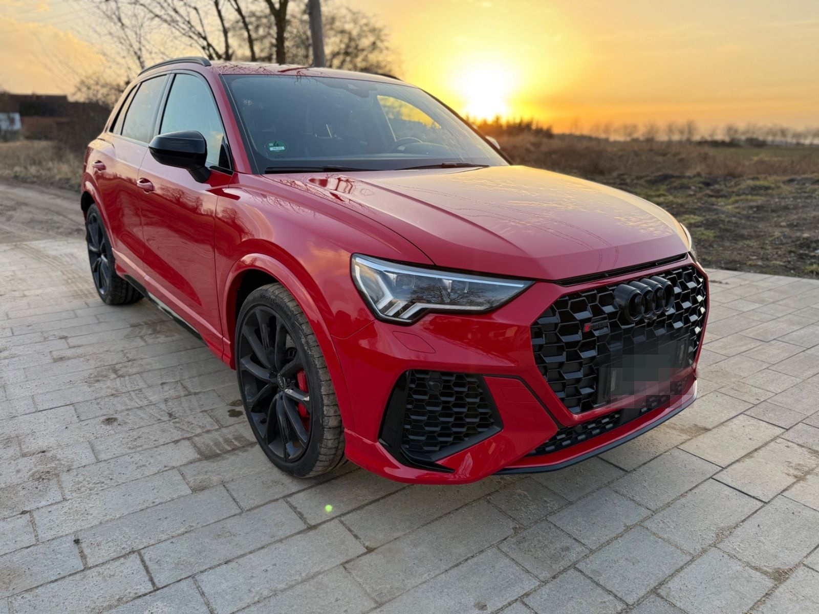 Audi RSQ3 2.5 TFSI Quattro 1.Hand Garantie 02.2027 foto 2