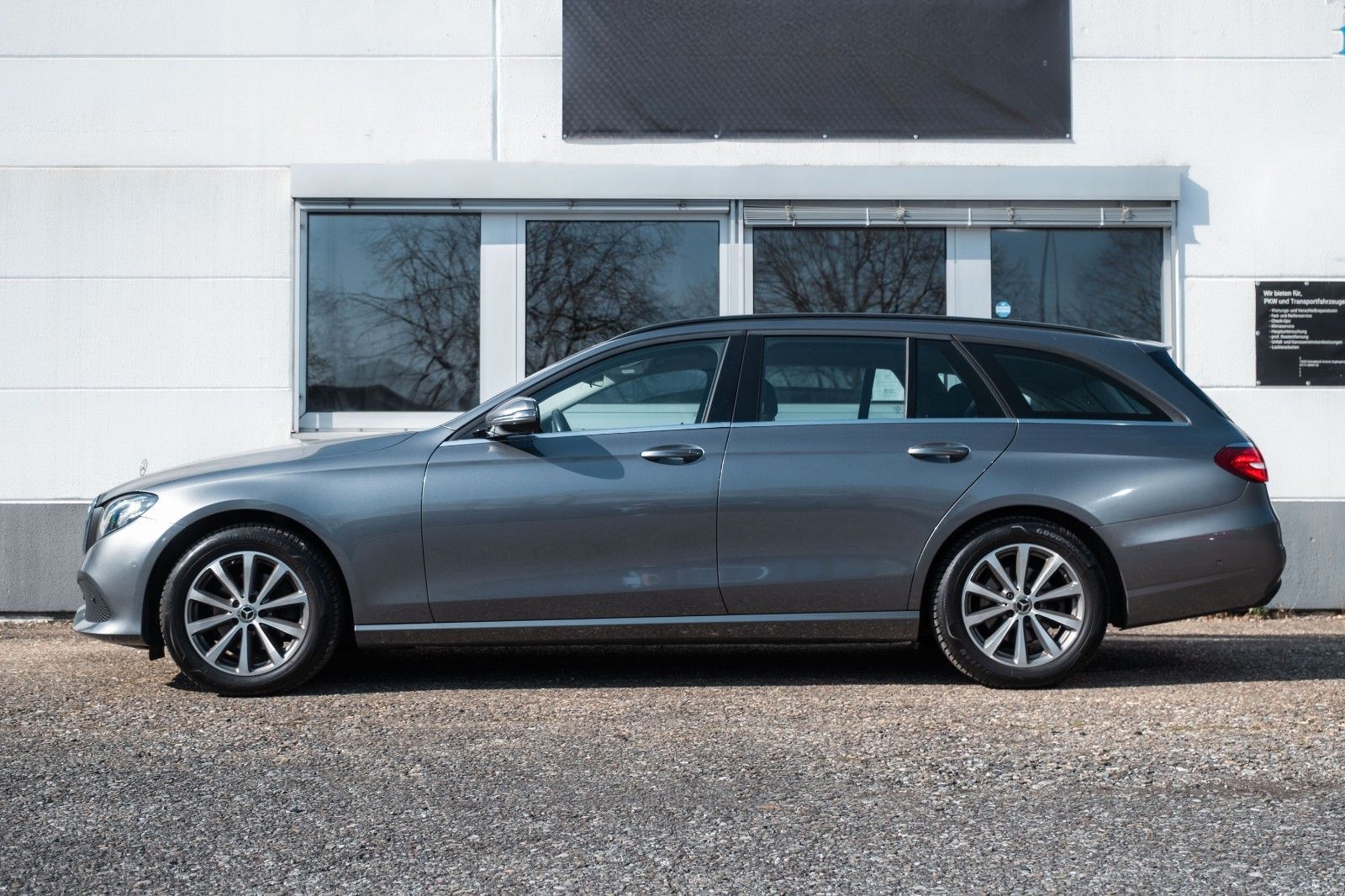 Mercedes-Benz E 220 d T-Modell foto 4