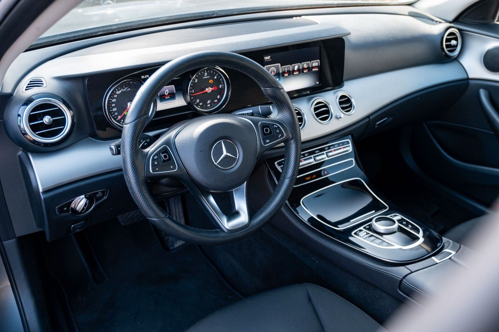 Mercedes-Benz E 220 d T-Modell foto 9