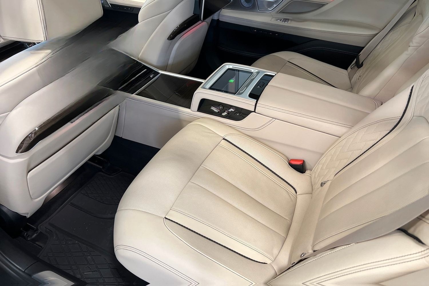 BMW Li xDrive Pure Exellence / B&W / Individual / Ex foto 27