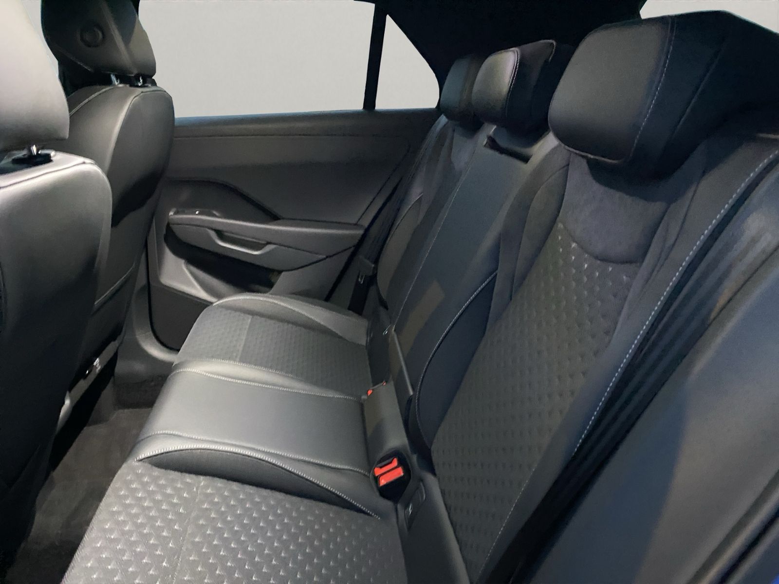Volkswagen T-Roc  1.5 eTSI OPF, R-Line, DSG foto 10
