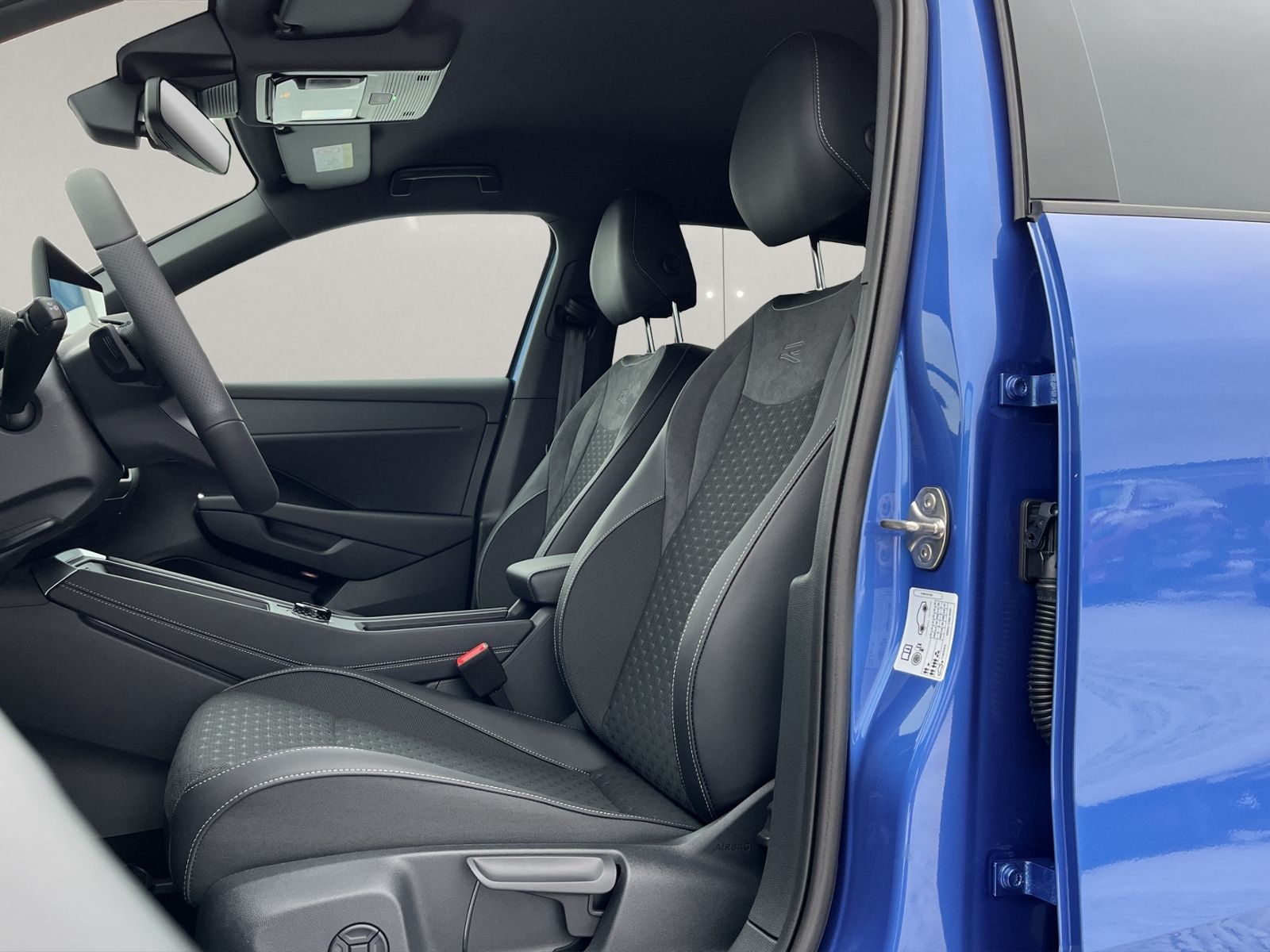 Volkswagen T-Roc  1.5 eTSI OPF, R-Line, DSG foto 11