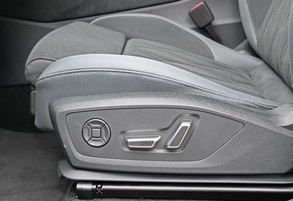 Audi Q3 UPE br. 65.430,- Sportback TFSI S tronic 110  foto 14