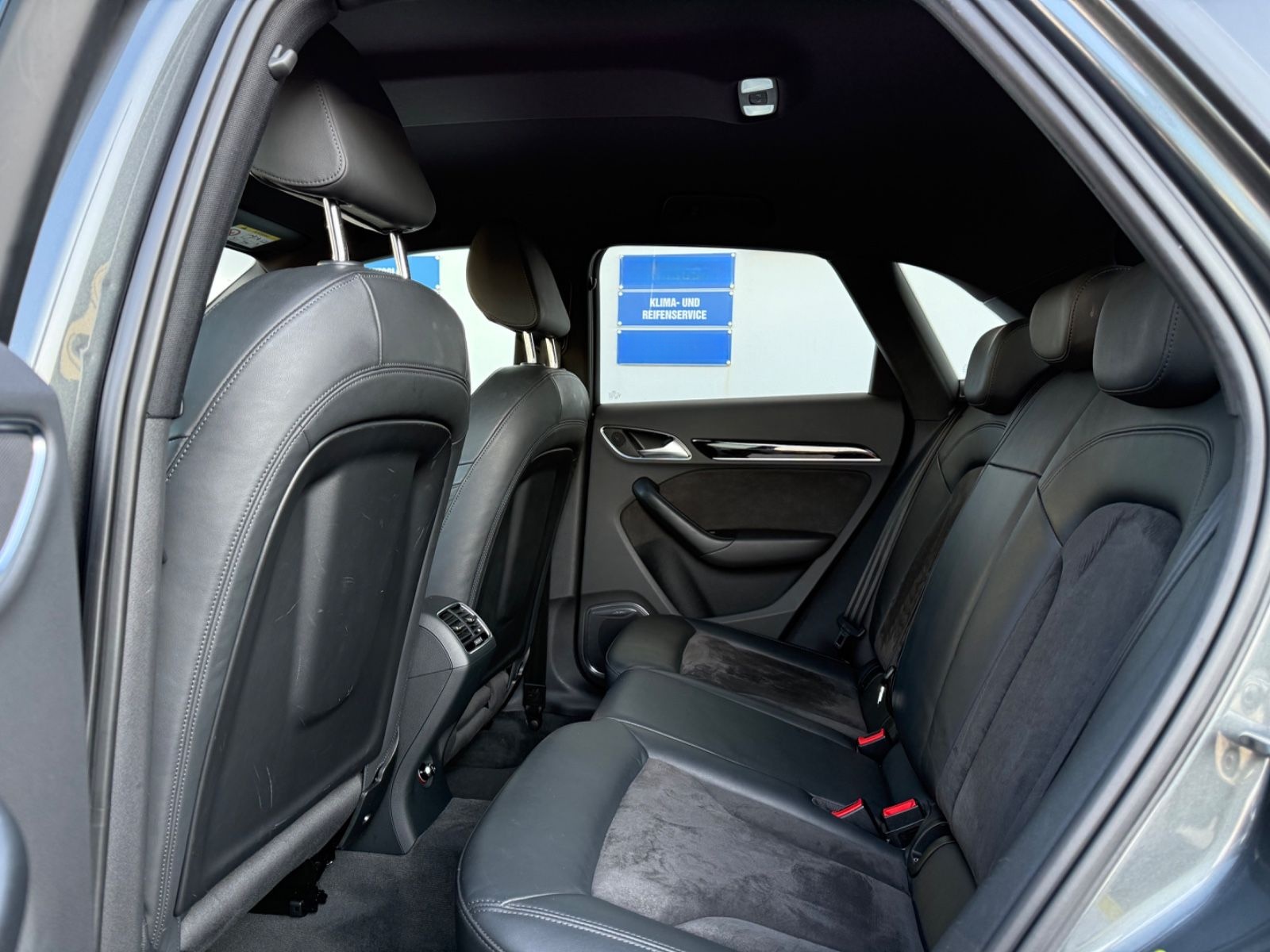 Audi RSQ3 2.5 TFSI quattro foto 20