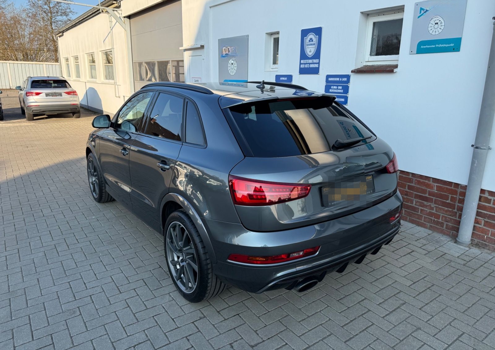 Audi RSQ3 2.5 TFSI quattro foto 3