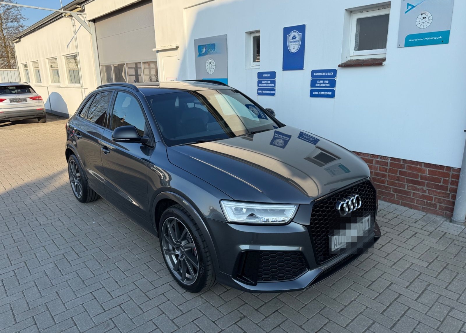 Audi RSQ3 2.5 TFSI quattro foto 4