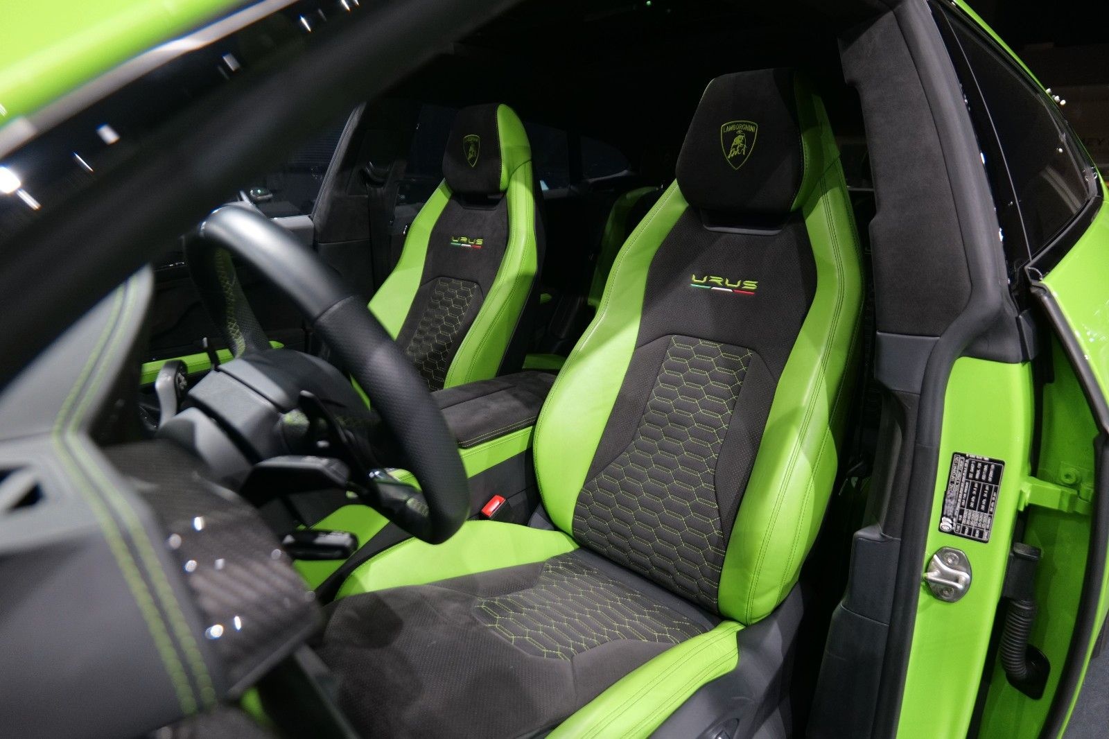 Lamborghini Urus 4.0 V8 Autom. *Capsule*Akrapovic* foto 17