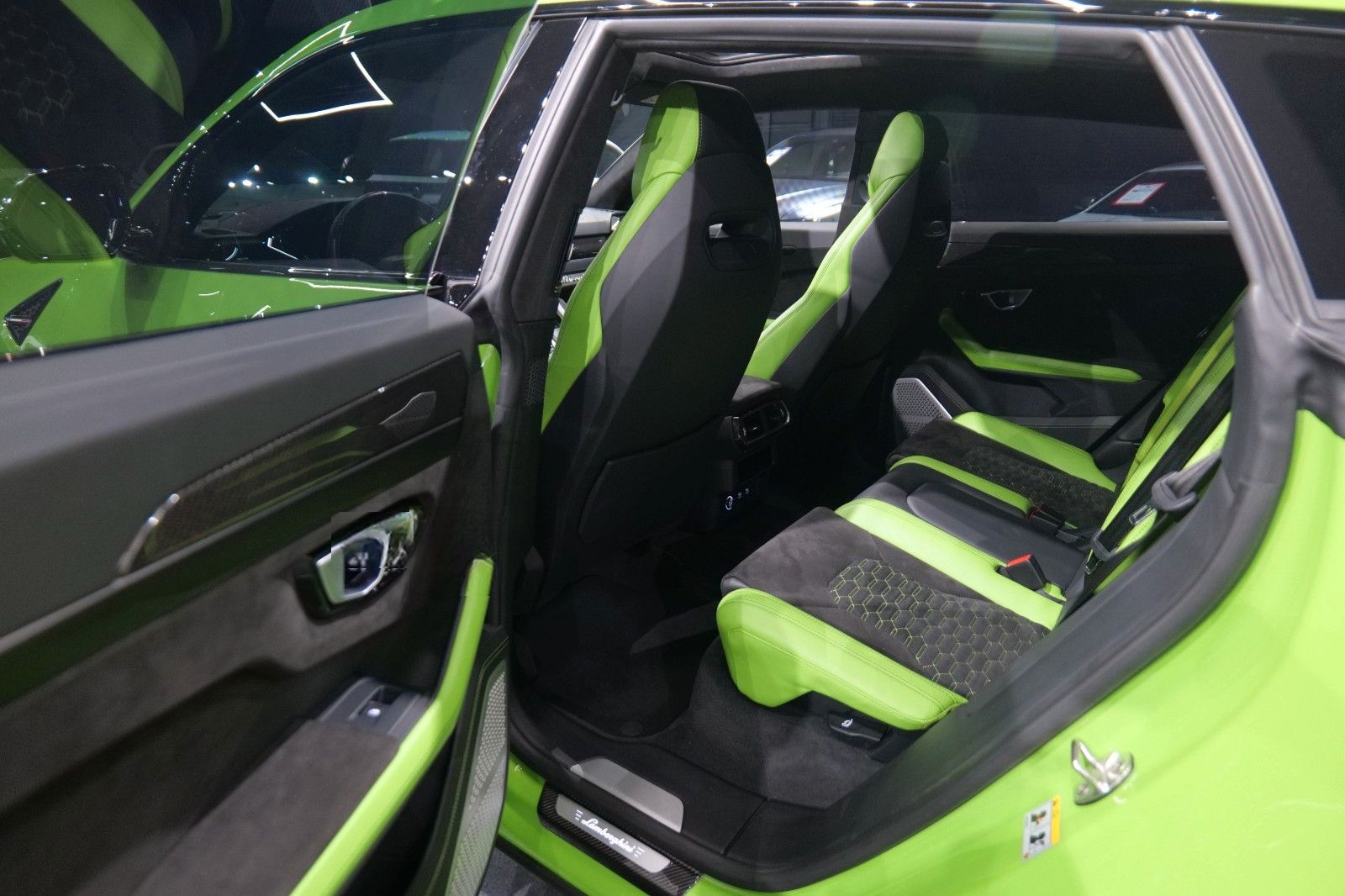Lamborghini Urus 4.0 V8 Autom. *Capsule*Akrapovic* foto 18